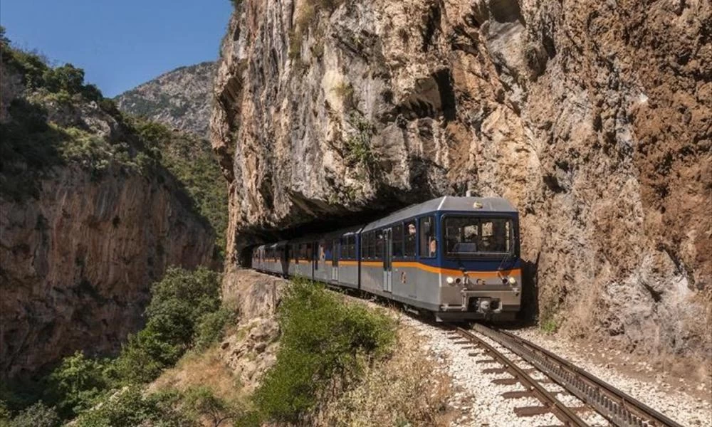 Καλάβρυτα: Ακινητοποιήθηκε ξαφνικά ο Οδοντωτός - Δείτε γιατί